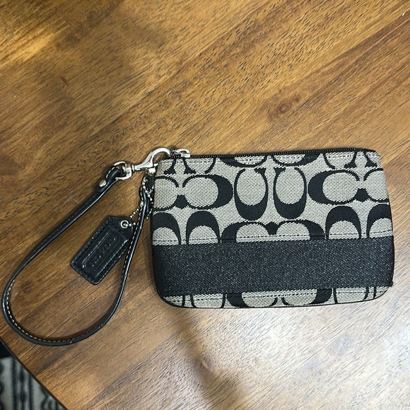 NWOT Coach Vintage Signature Wristlet Wallet Bag - Black/Gray - Picture 4 of 4